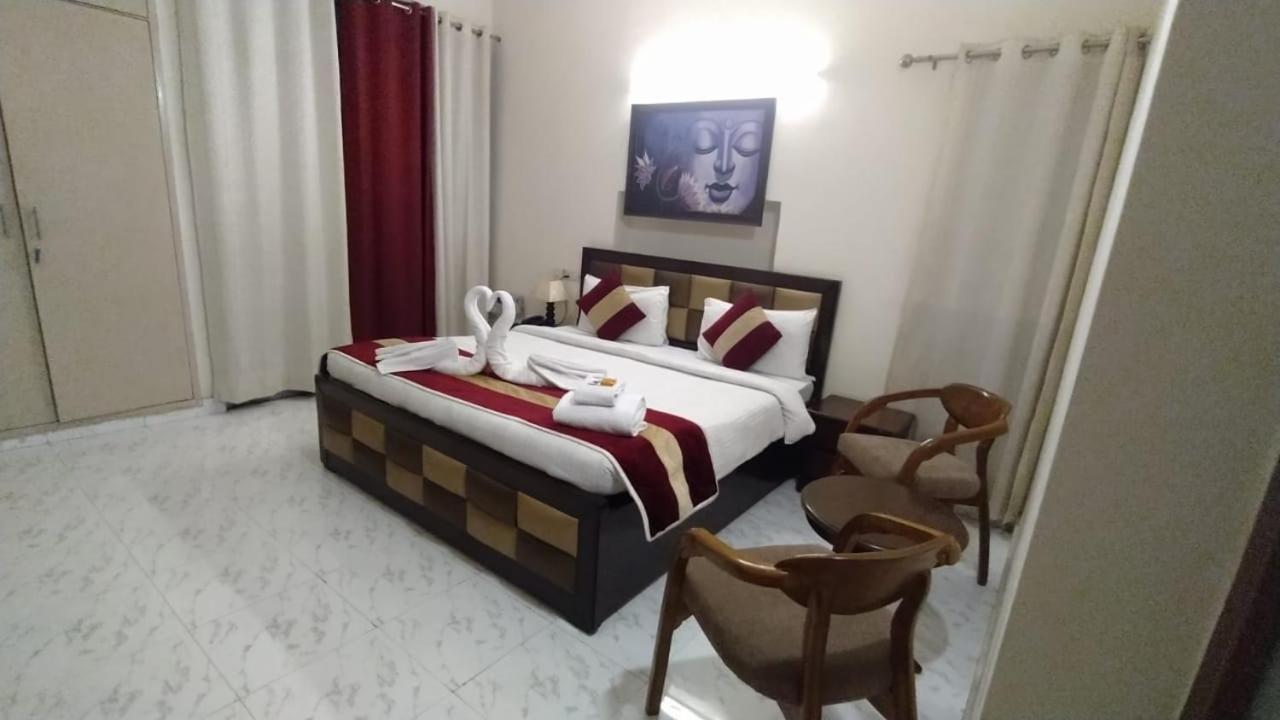 Maplewood Guest House, Neeti Bagh, New Delhiit Is A Boutiqu Guest House - Room 5 Exteriör bild