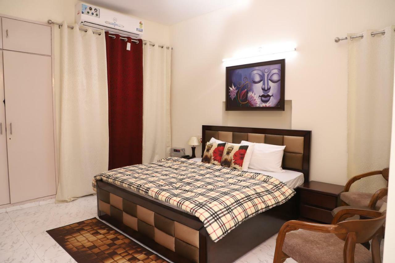 Maplewood Guest House, Neeti Bagh, New Delhiit Is A Boutiqu Guest House - Room 5 Exteriör bild