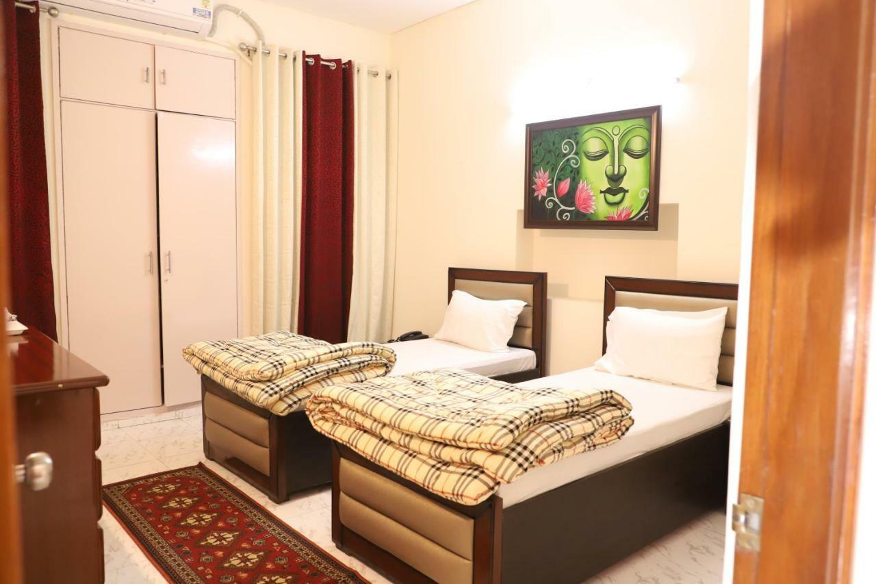 Maplewood Guest House, Neeti Bagh, New Delhiit Is A Boutiqu Guest House - Room 5 Exteriör bild